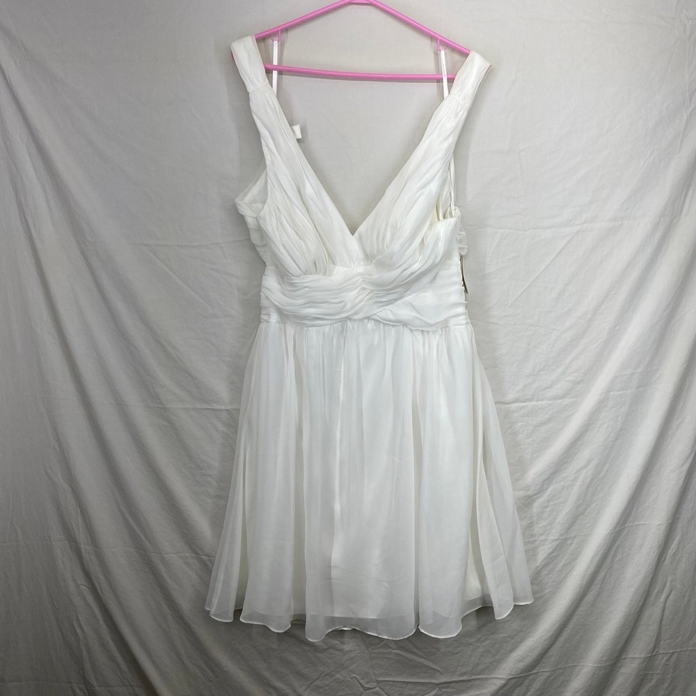 Liliana Ivory Chiffon Ruched V-Neck Cocktail Dress Size 16 NWT 230M40620